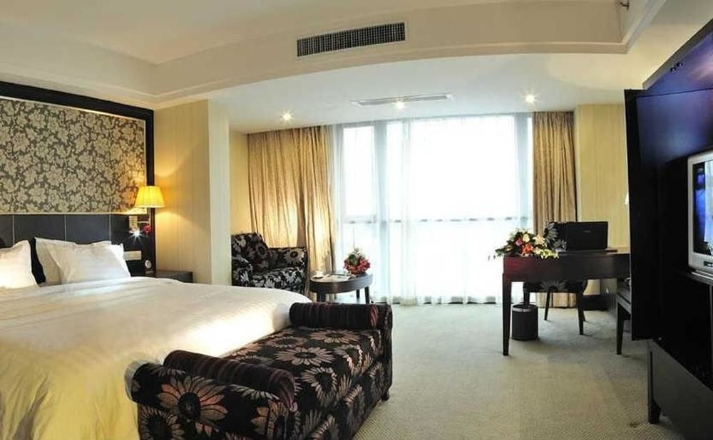 Zhaorui International Hotel Wuhan Exterior photo